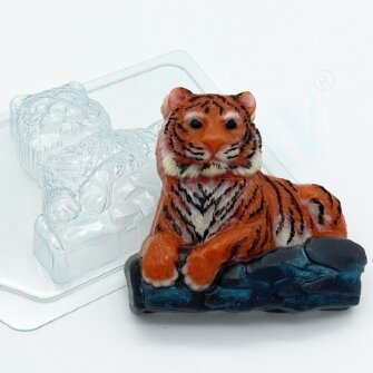 2022 тигр лежит на камнях, форма пластиковая